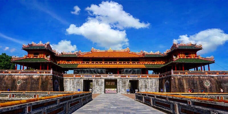 Hoàng thành - địa điểm lịch sử lâu đời của thành phố Huế